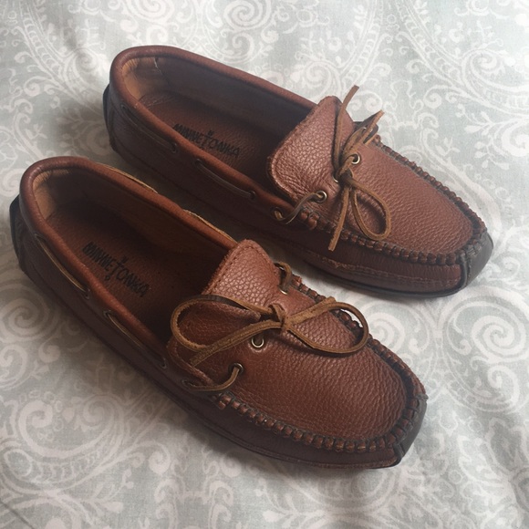 minnetonka moosehide weekender